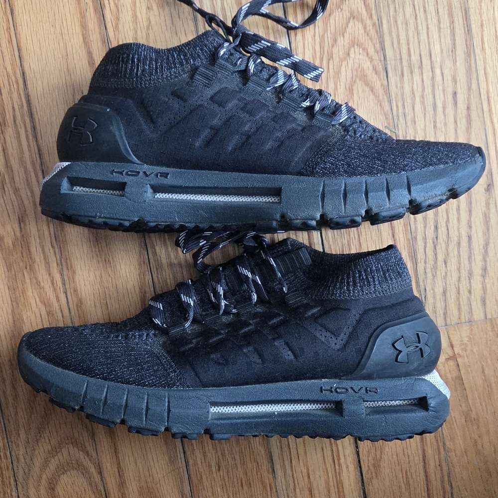 Under Armour HOVR Black Sneakers